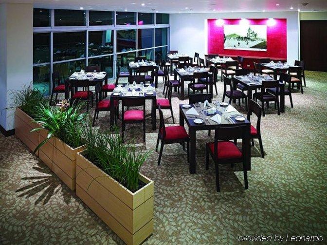 Estelar Apartamentos ميديلين المطعم الصورة